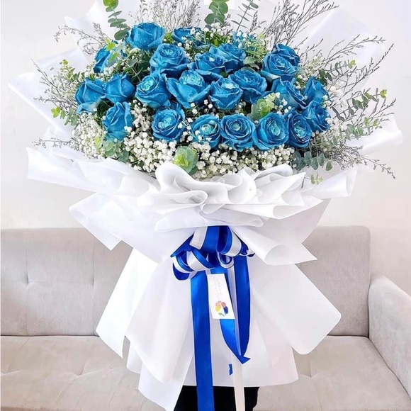 Meet your Posher, Cindy - Picture 2 of 2